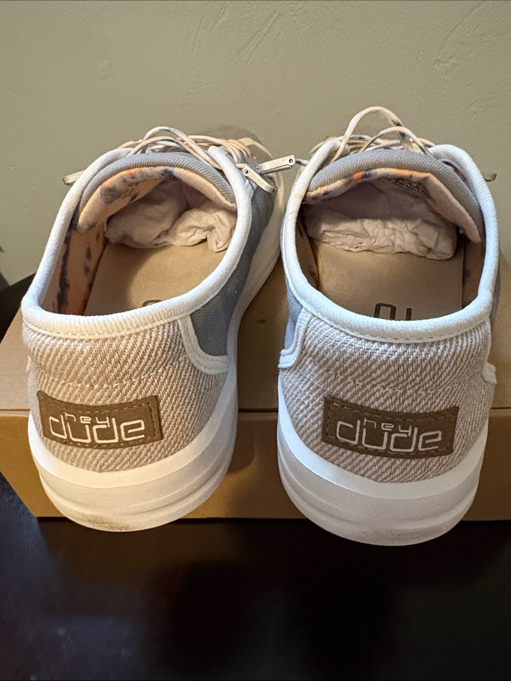 Hey Dude Karina Joy Gray Canvas Sneakers w/Pastel Peach and Gray Accents Size 8 - Picture 4 of 7